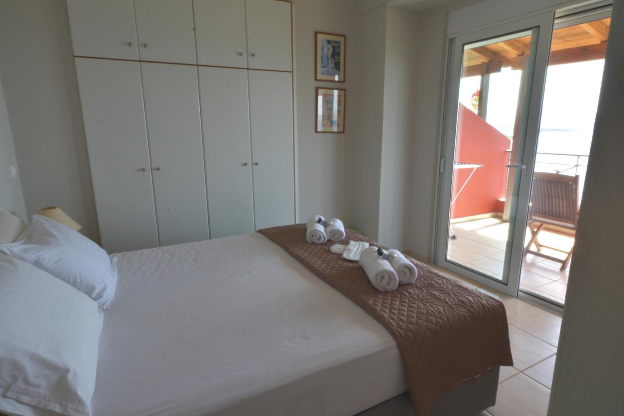 Blue Bay View - Beach House Vathirrevma 外观 照片